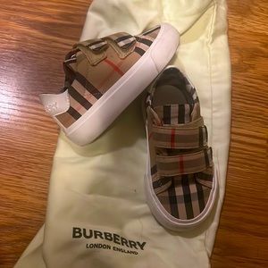 Burberry shoes Toddler size 23EU